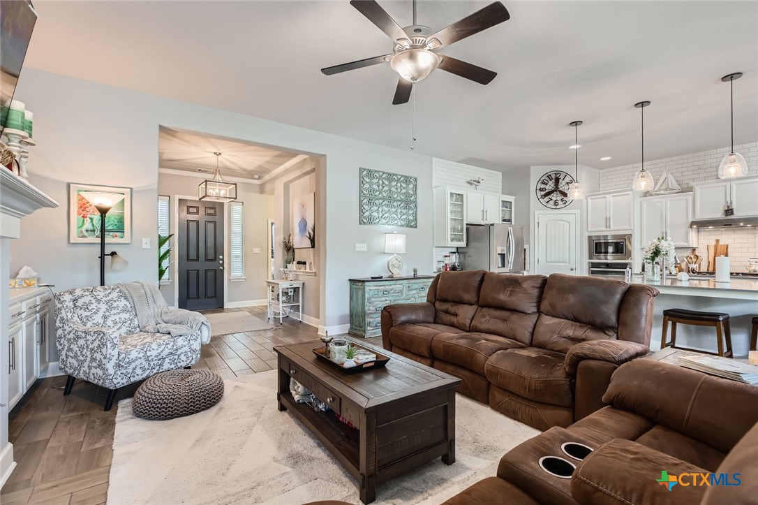1087 Boulder Run Property Photo 8