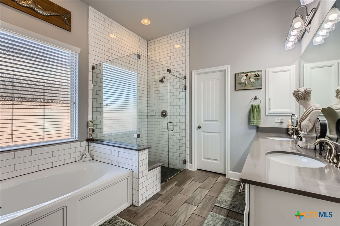 1087 Boulder Run Property Photo 14