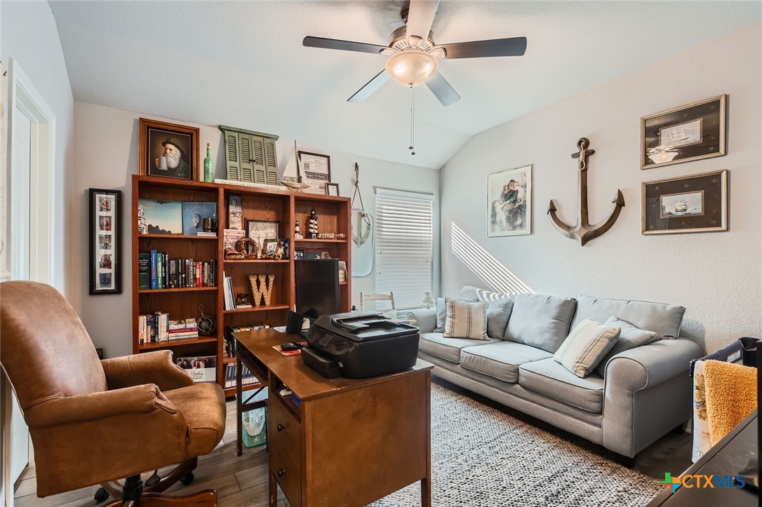 1087 Boulder Run Property Photo 16