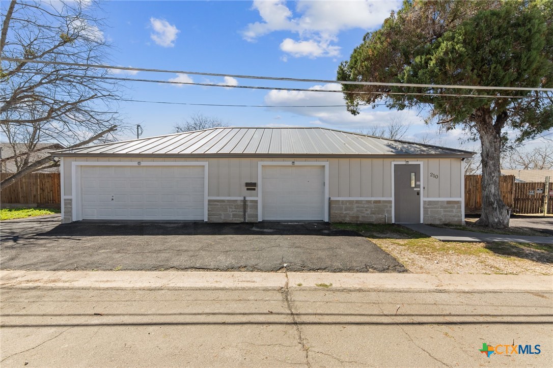 210 W Dunn Avenue Property Photo 1