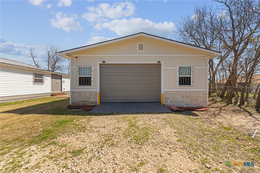 210 W Dunn Avenue Property Photo 32