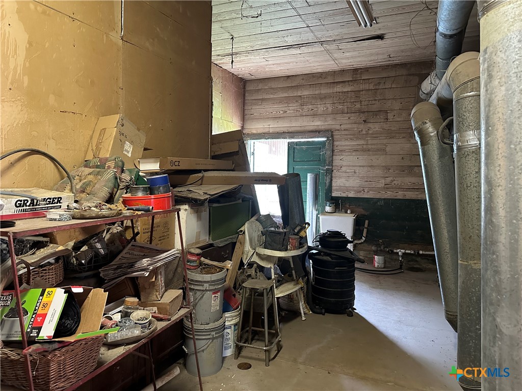 410 1st Street Property Photo 5