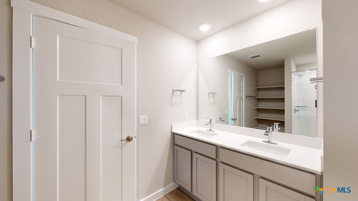 4010 Illian Cove Property Photo 14