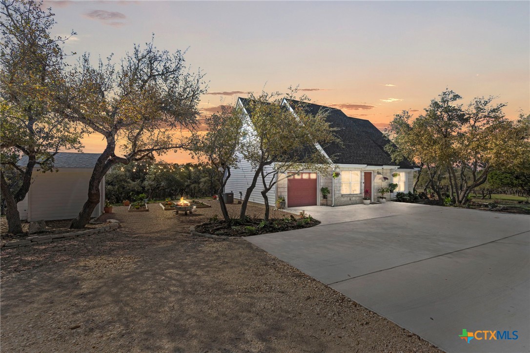 7197 Mount Sharp Road Property Photo 1