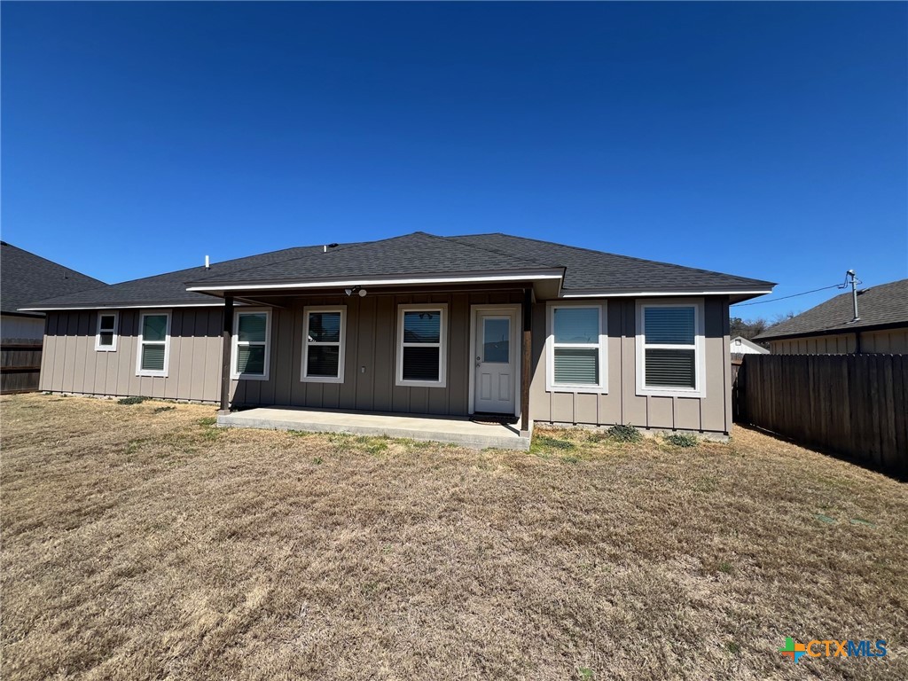 1077 Fieldstone Drive Property Photo 3