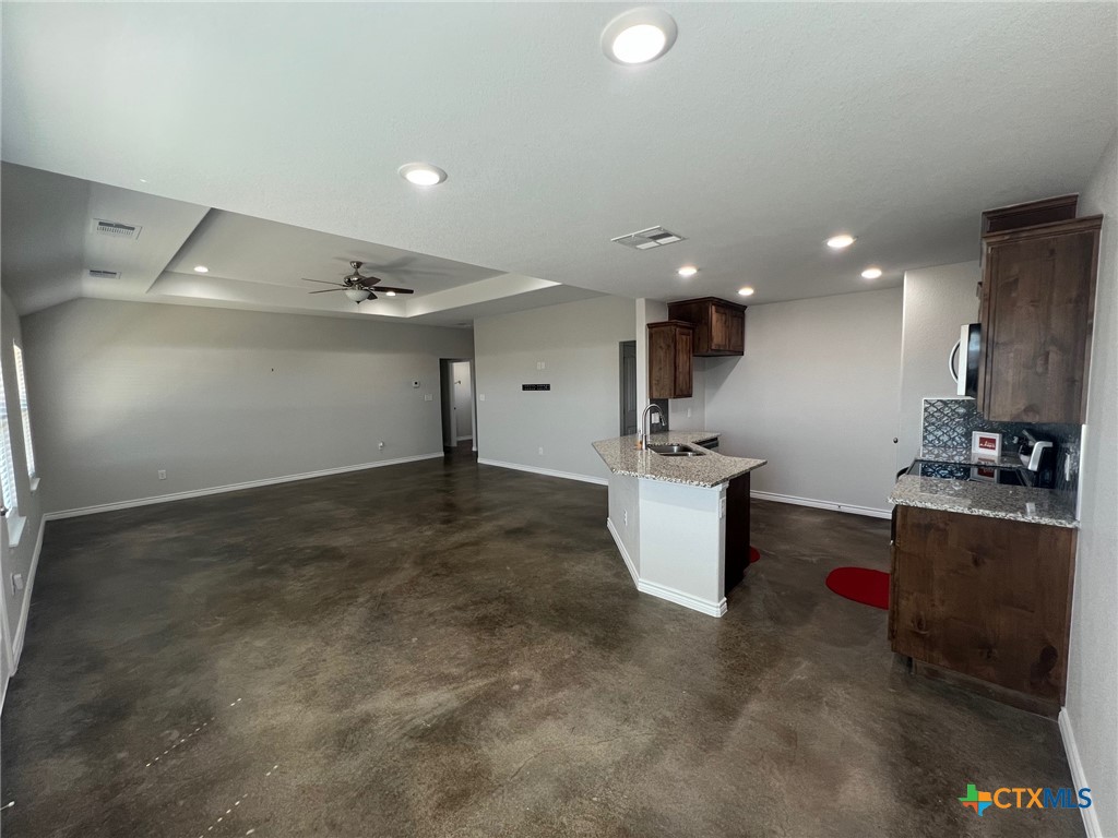 1077 Fieldstone Drive Property Photo 7