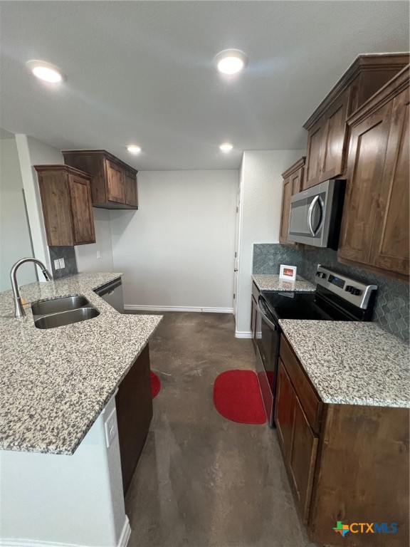 1077 Fieldstone Drive Property Photo 8