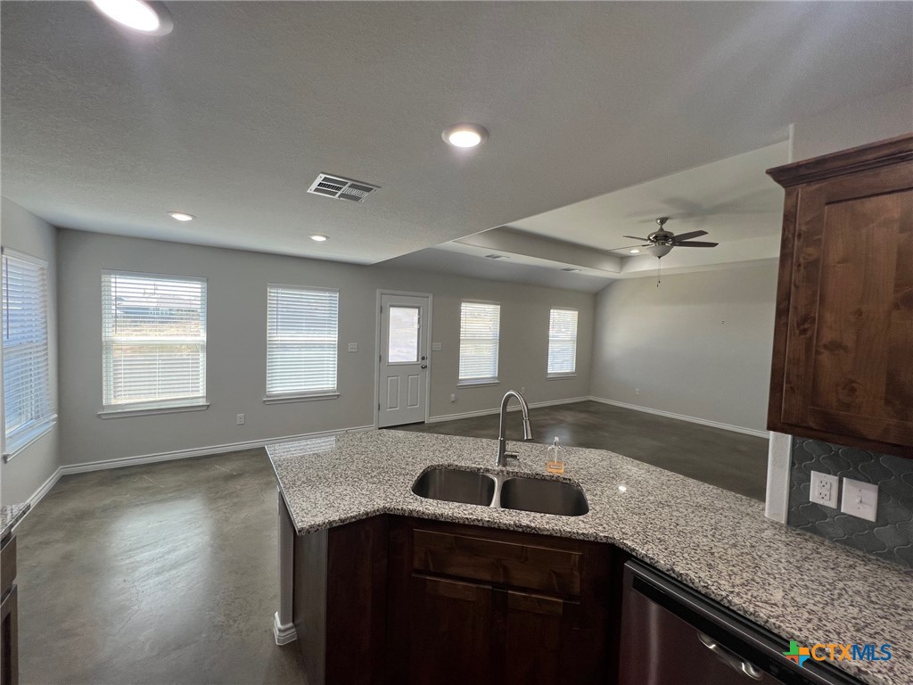 1077 Fieldstone Drive Property Photo 9