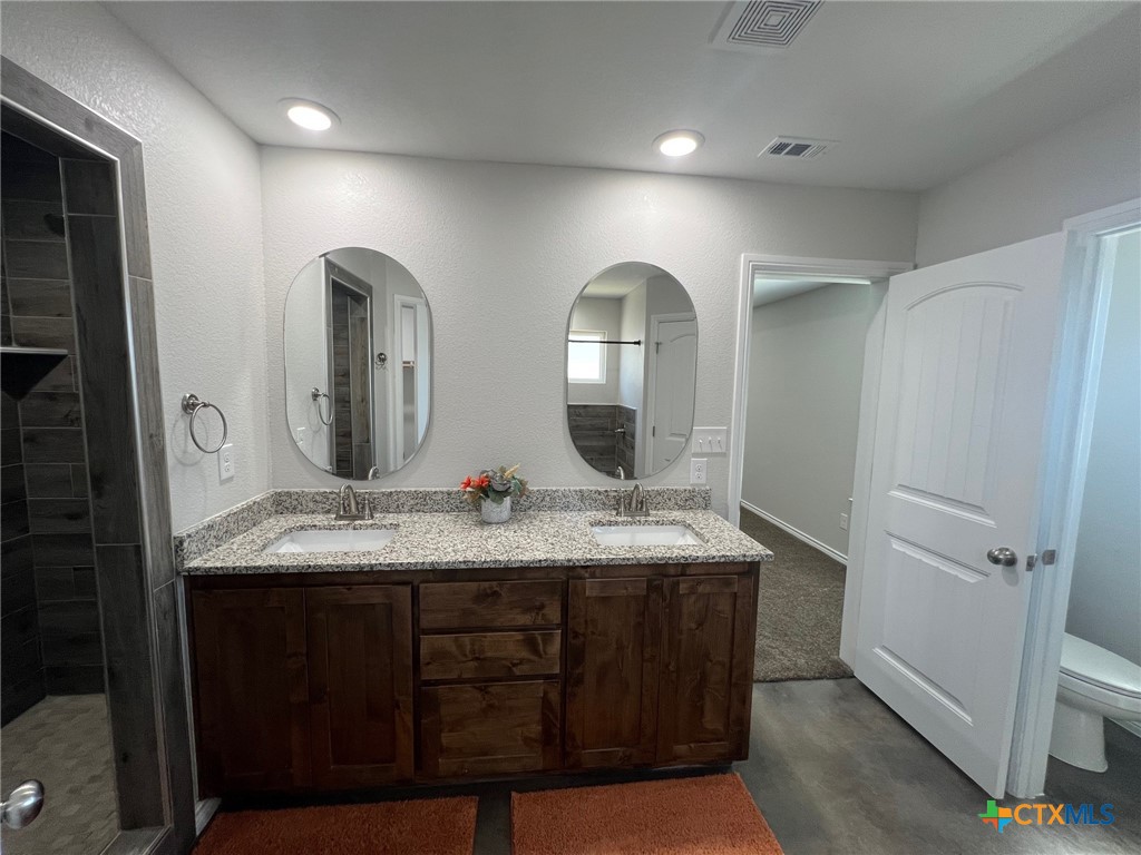 1077 Fieldstone Drive Property Photo 21