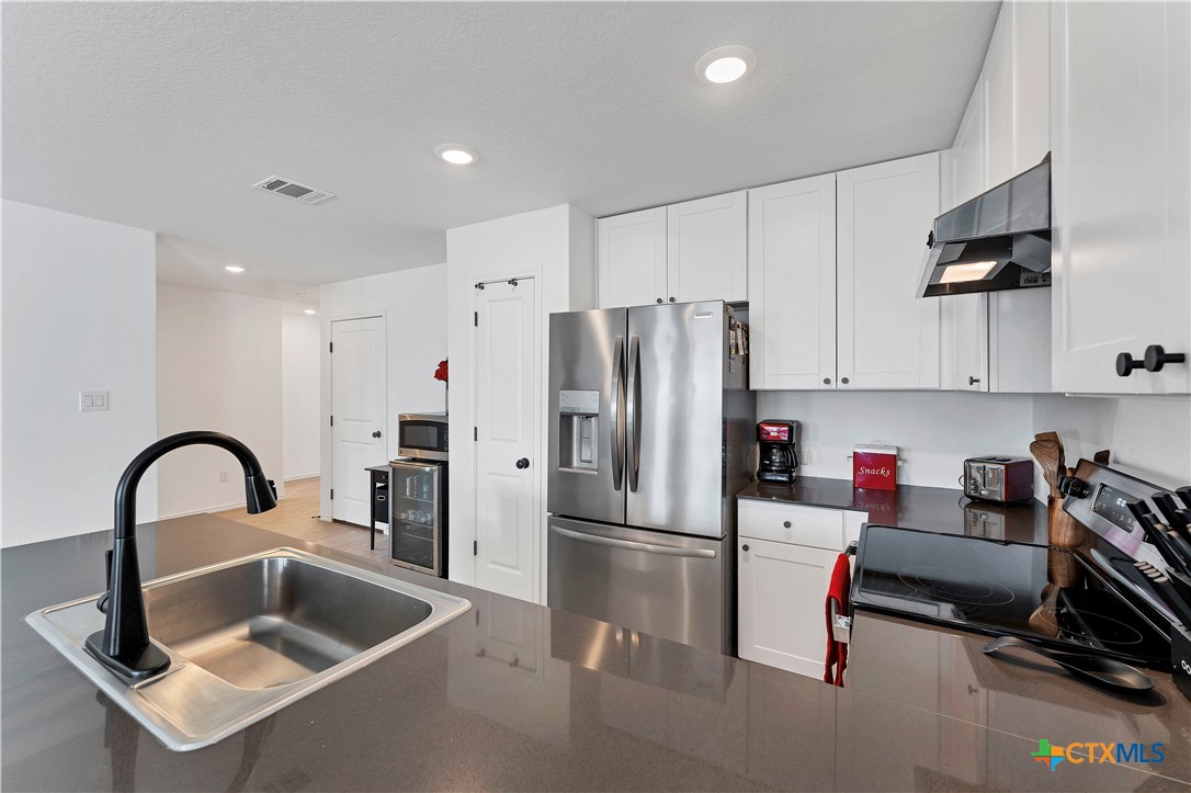 3817 Far Horizon Property Photo 6