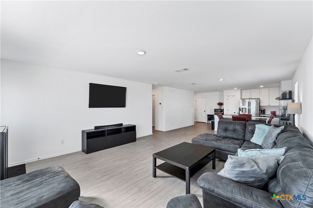 3817 Far Horizon Property Photo 10