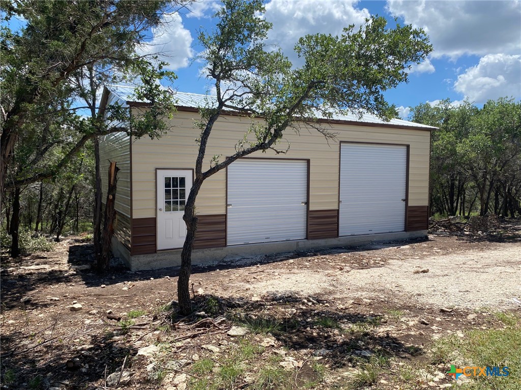 100 Sweet Clover Drive Property Photo 3