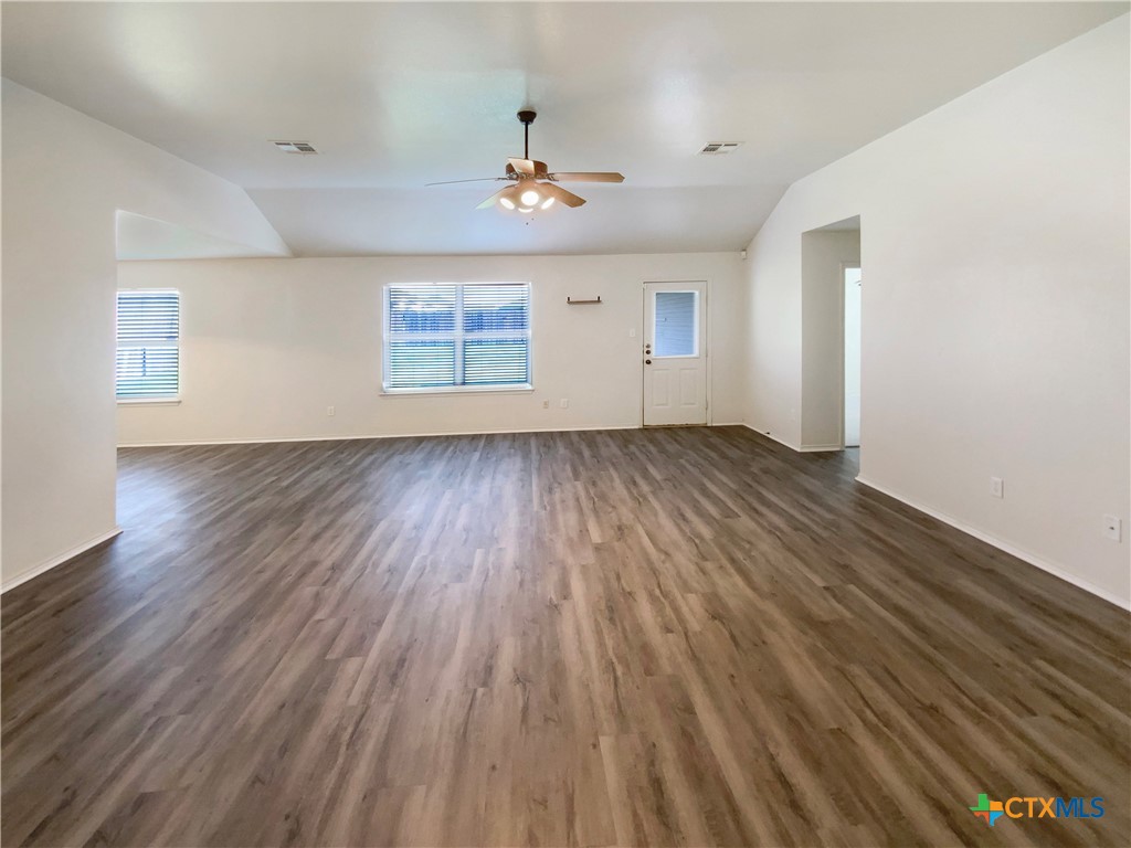 407 Viola Drive Property Photo 3