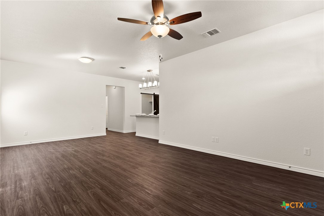 5205 White Rose Drive Property Photo 3