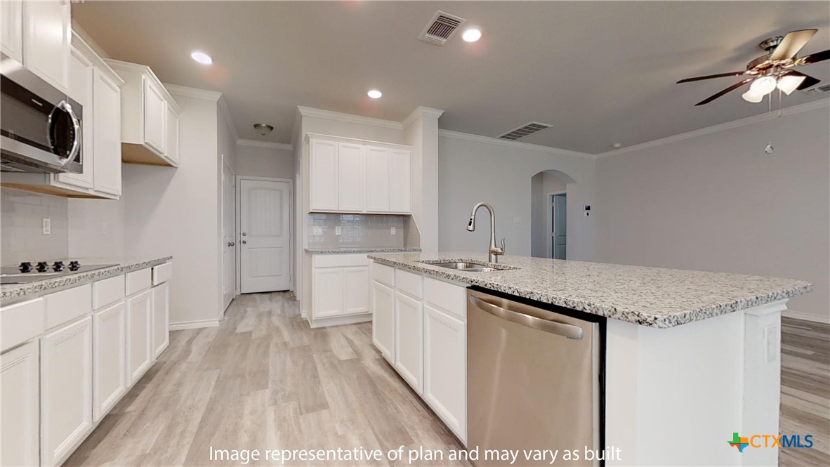 15024 Planeview Drive Property Photo 7