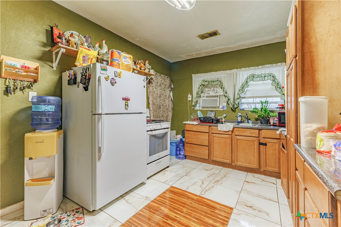 5472 Knob Creek Spur Property Photo 4