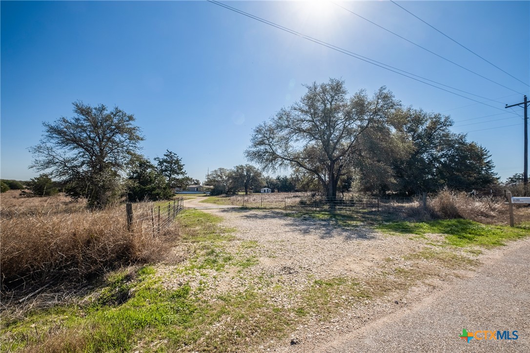 1139 E Old Hallettsville Road Property Photo 1