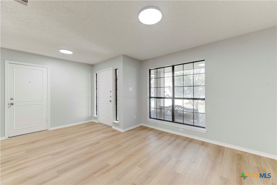 801 Bond Street Property Photo 4