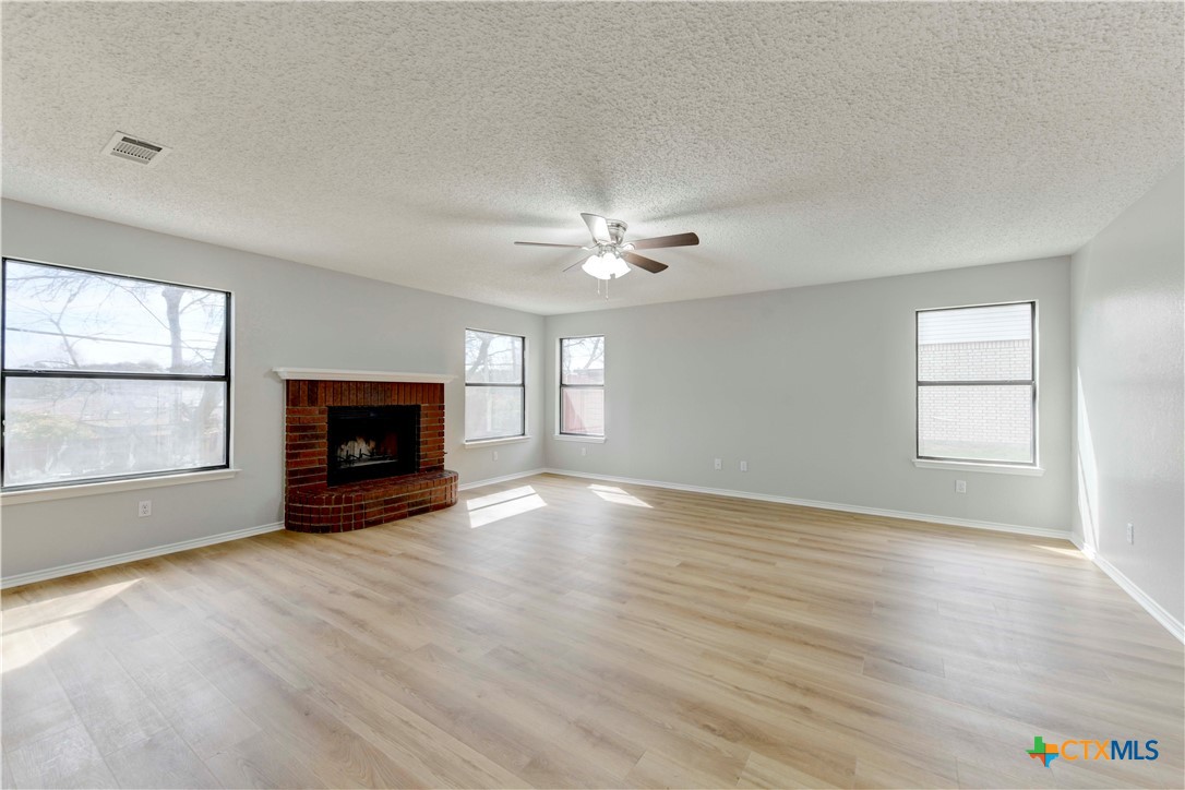 801 Bond Street Property Photo 6