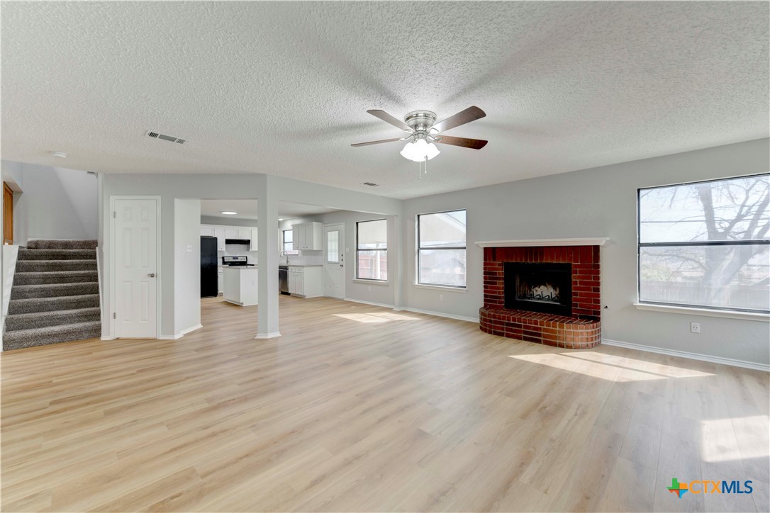 801 Bond Street Property Photo 7
