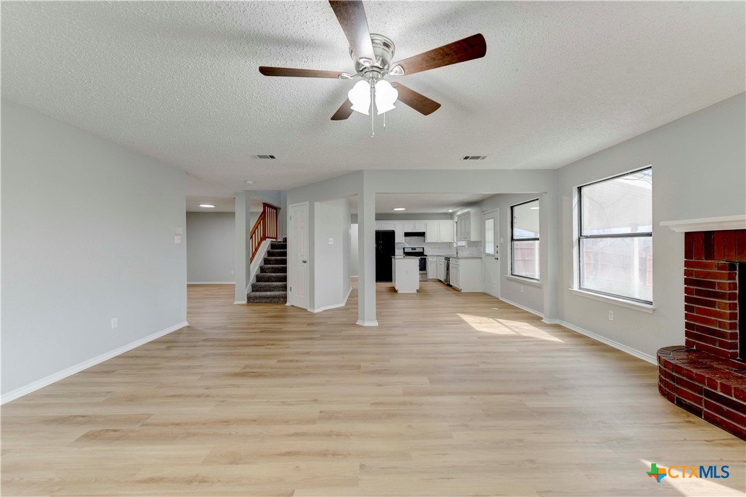 801 Bond Street Property Photo 8