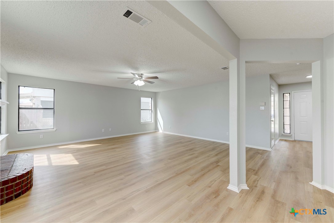 801 Bond Street Property Photo 9