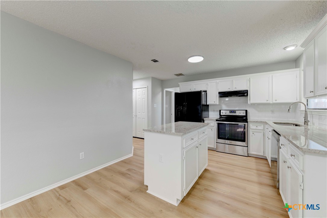 801 Bond Street Property Photo 11