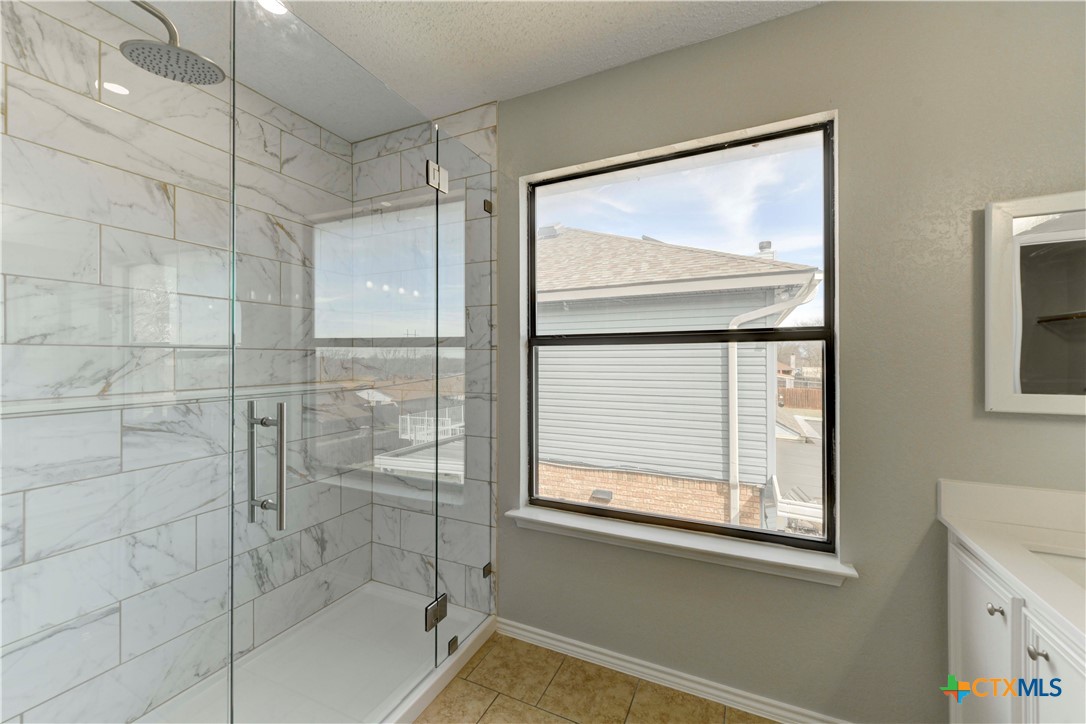 801 Bond Street Property Photo 24
