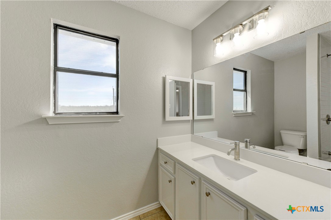 801 Bond Street Property Photo 32