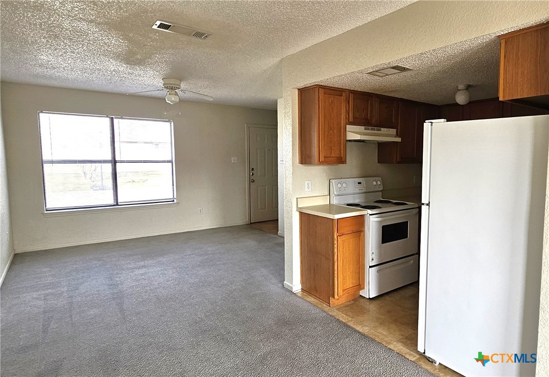 1307 Monroe Loop D Property Photo 5