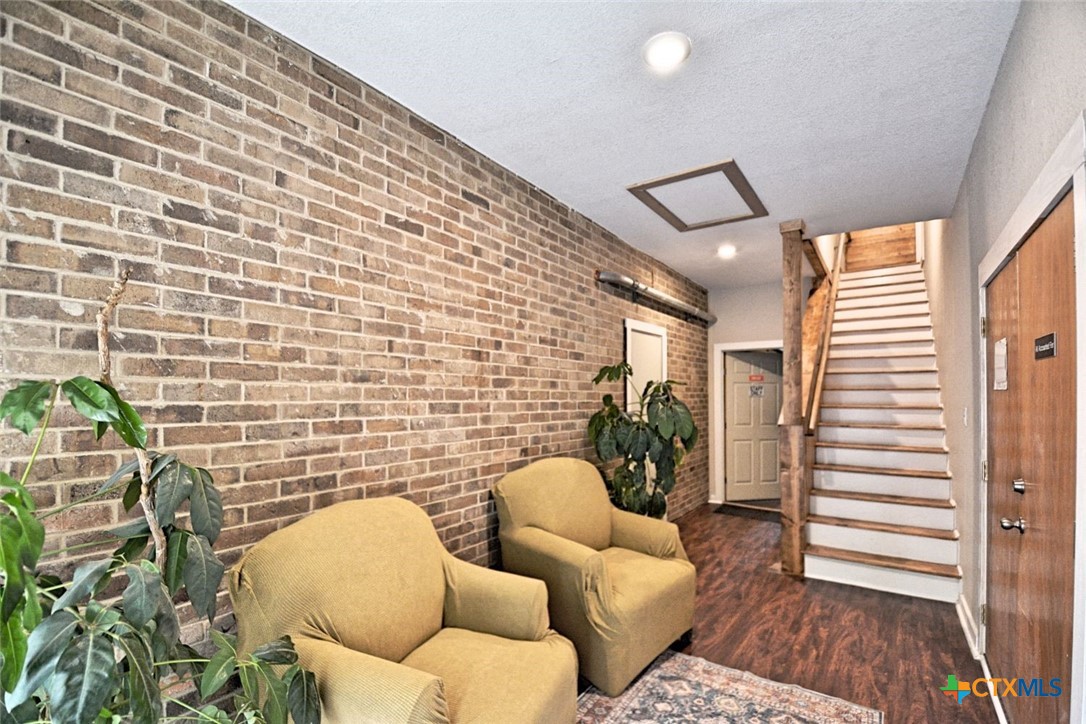 1111 N Walnut Avenue 301 Property Photo 15