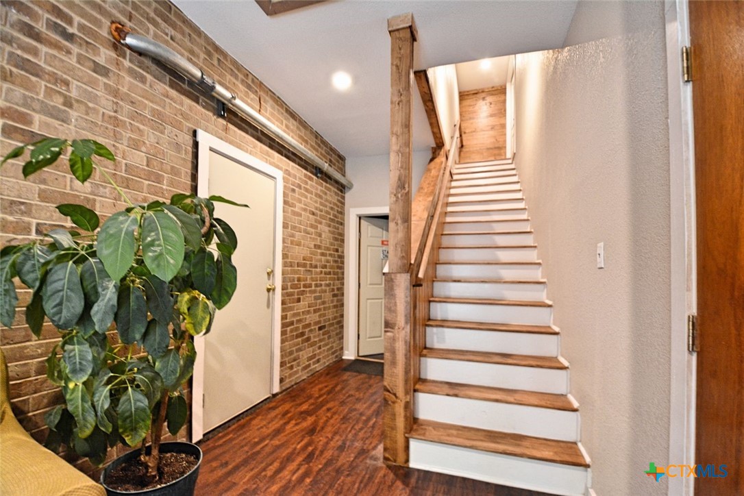 1111 N Walnut Avenue 301 Property Photo 16