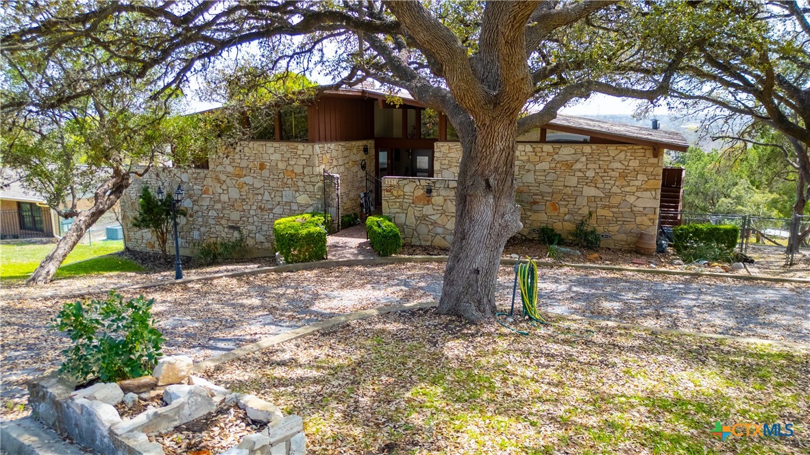 667 Fredericksburg Road Property Photo 2