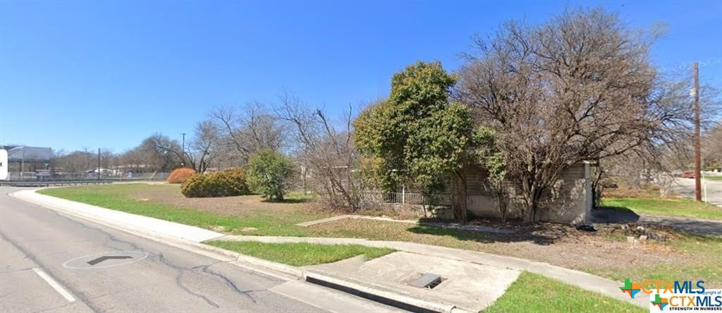 608 S Interstate 35 Property Photo 4