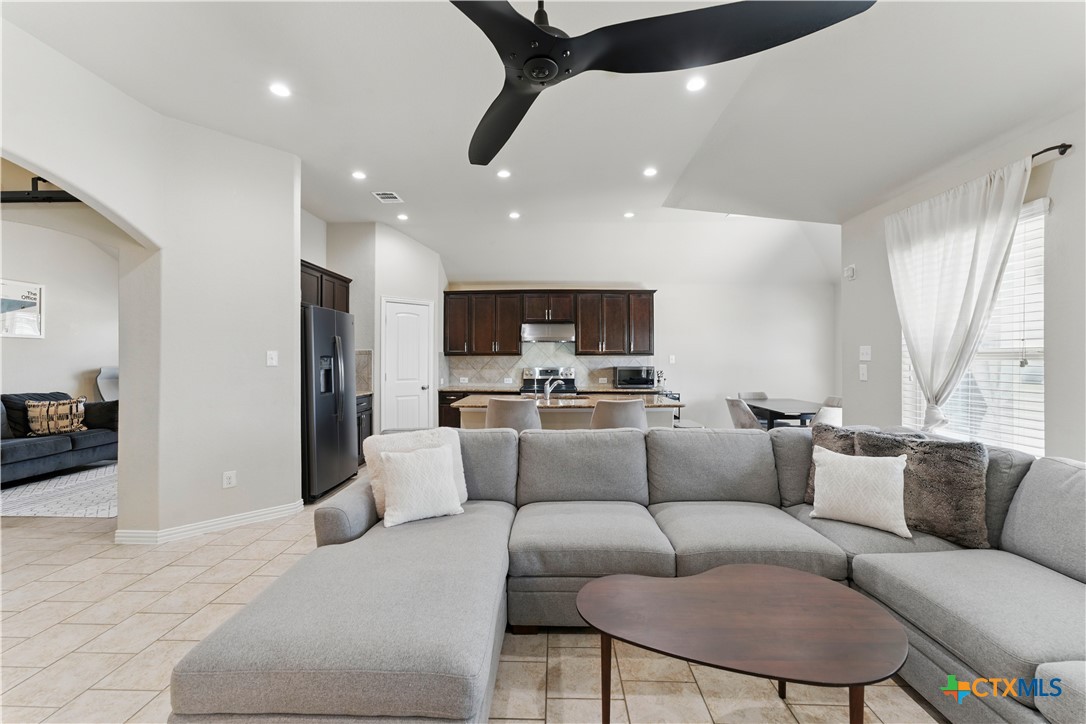5649 Meadow View Property Photo 6