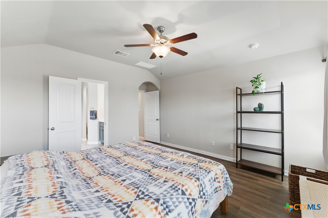 5649 Meadow View Property Photo 9
