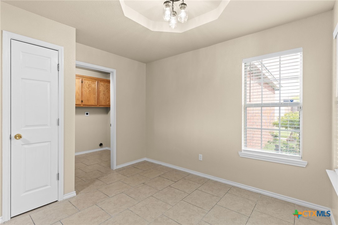 3606 Viewcrest Drive Property Photo 8
