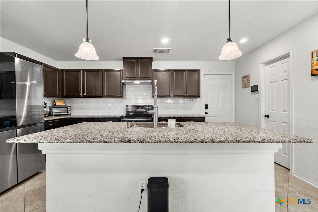 9220 Sage Valley Drive Property Photo 4