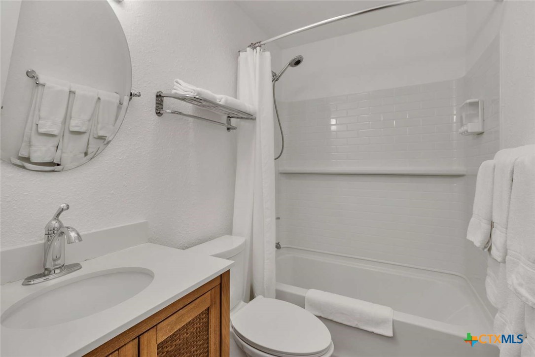 107-109 Scudder Lane Property Photo 12