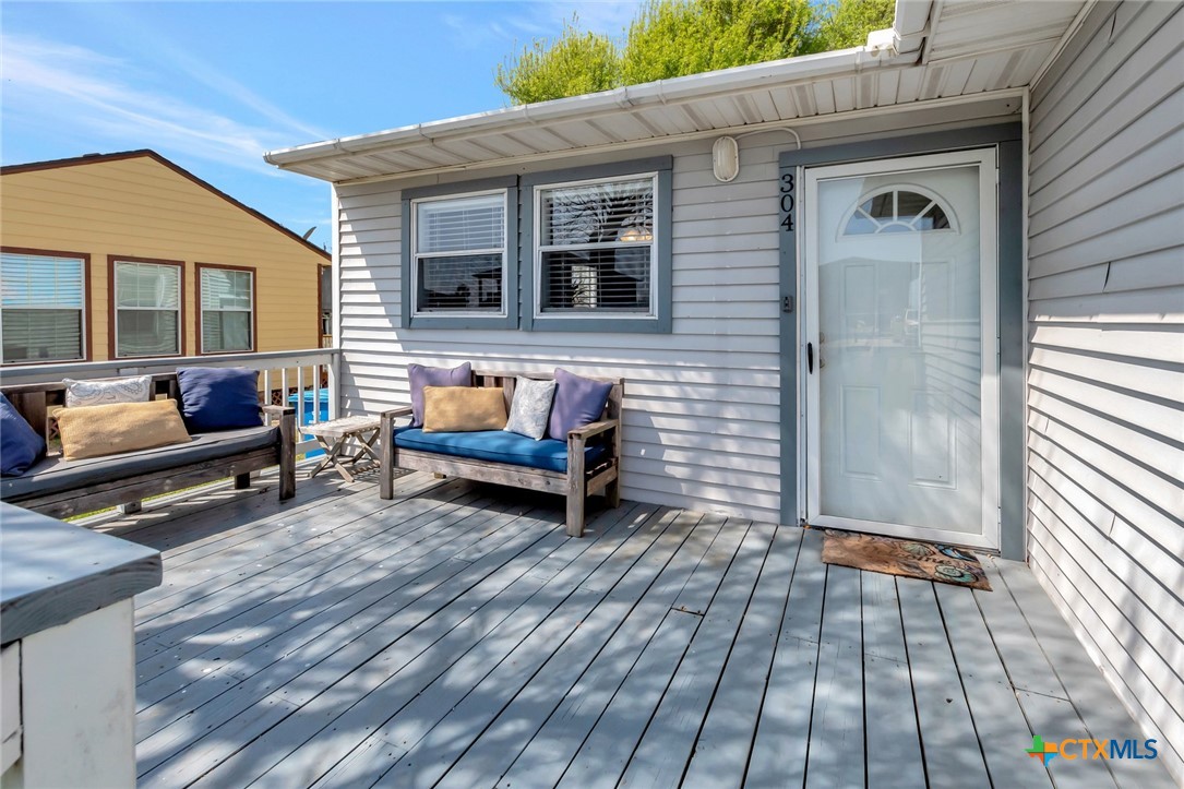 304 Polk Street Property Photo 2