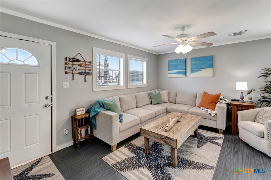 304 Polk Street Property Photo 4