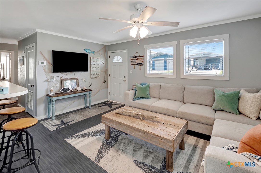 304 Polk Street Property Photo 6