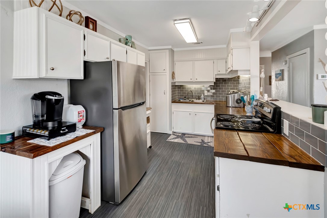 304 Polk Street Property Photo 10