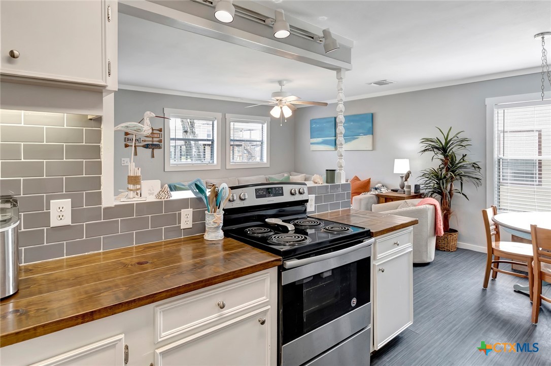 304 Polk Street Property Photo 12