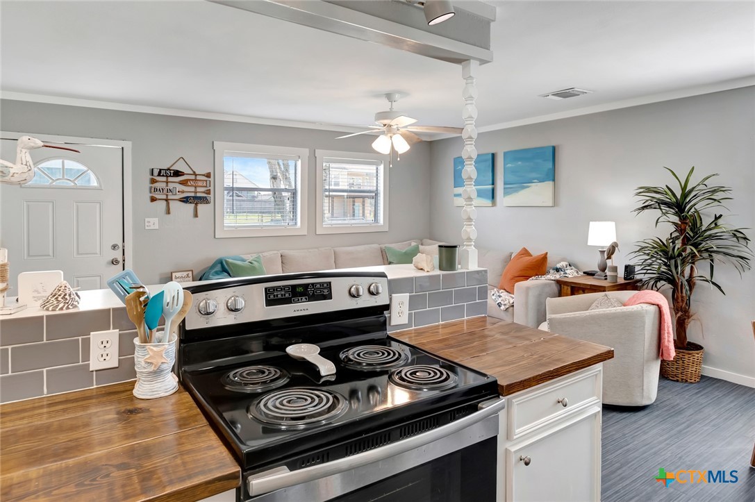 304 Polk Street Property Photo 13