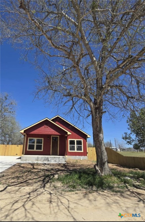 410 W Trinity Street Property Photo
