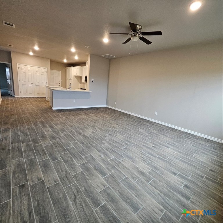 5405 Rose Garden Loop Property Photo 4