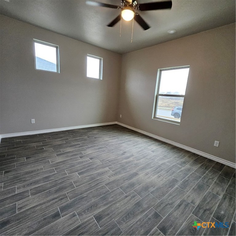 5405 Rose Garden Loop Property Photo 8