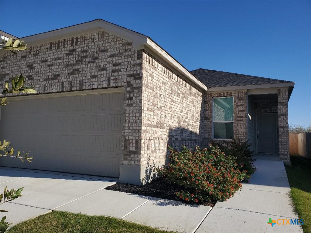 559 Dakota Creek Property Photo
