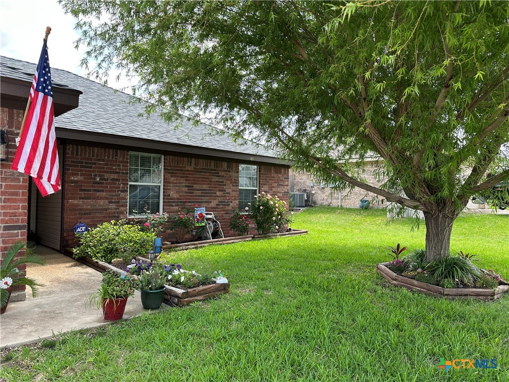 306 Viola Drive Property Photo 3